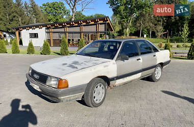 Седан Audi 100 1988 в Луцке