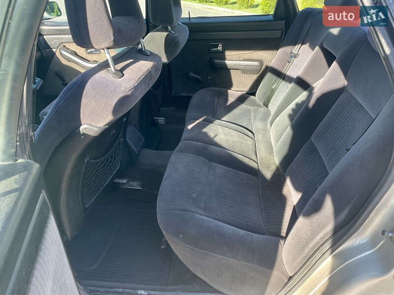Седан Audi 100 1988 в Луцке