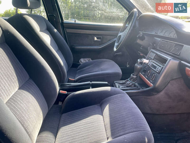 Седан Audi 100 1988 в Луцке
