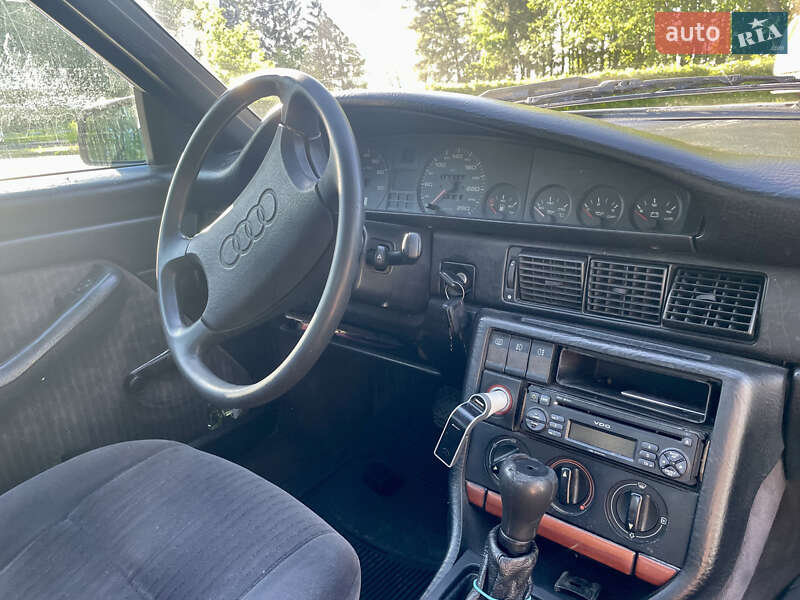 Седан Audi 100 1988 в Луцке