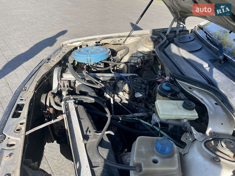 Седан Audi 100 1988 в Луцке