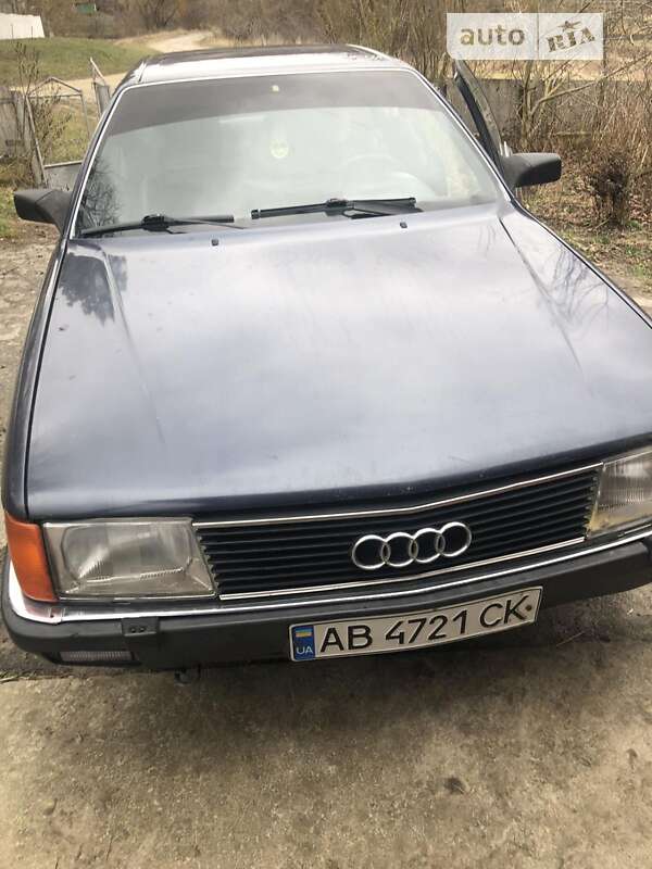 Седан Audi 100 1986 в Новой Ушице