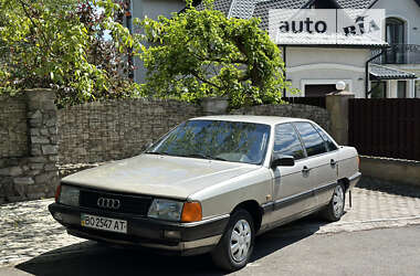 Седан Audi 100 1985 в Тернополі