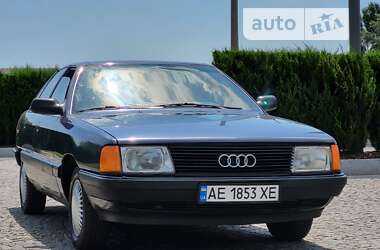Седан Audi 100 1988 в Дніпрі