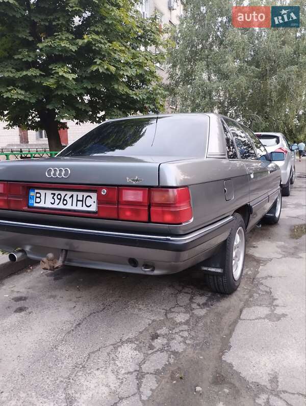 Седан Audi 100 1989 в Вишневом