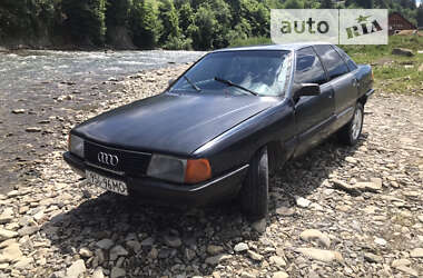 Седан Audi 100 1989 в Верховині