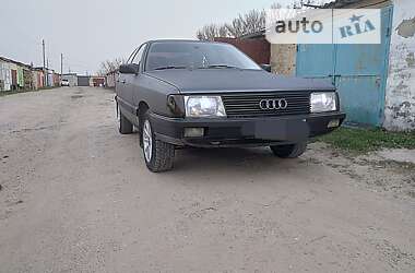Седан Audi 100 1983 в Володимир-Волинському