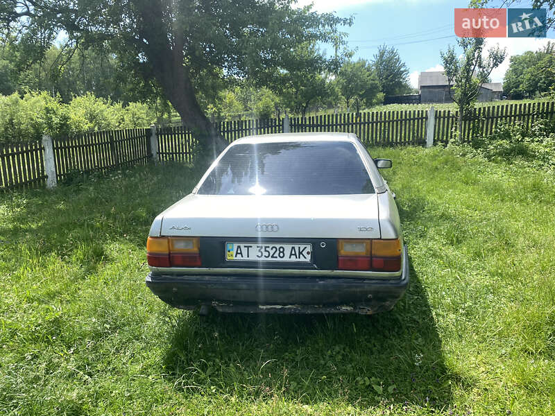 Седан Audi 100 1988 в Сторожинце