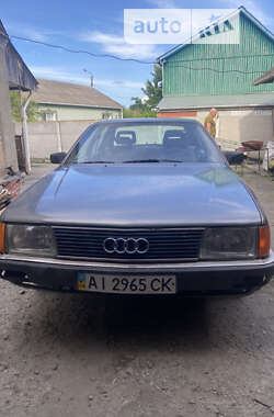 Седан Audi 100 1985 в Гощі
