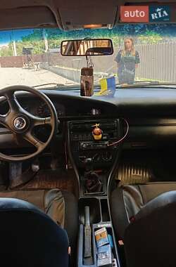 Седан Audi 100 1993 в 