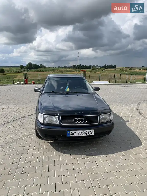 Audi 100