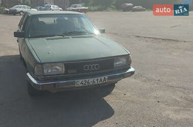 Седан Audi 100 1981 в Черняхове