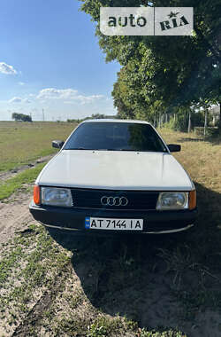 Седан Audi 100 1988 в Ивано-Франковске