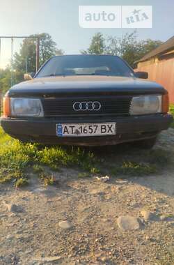 Седан Audi 100 1990 в Долині