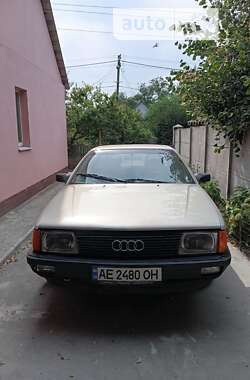 Седан Audi 100 1988 в Днепре