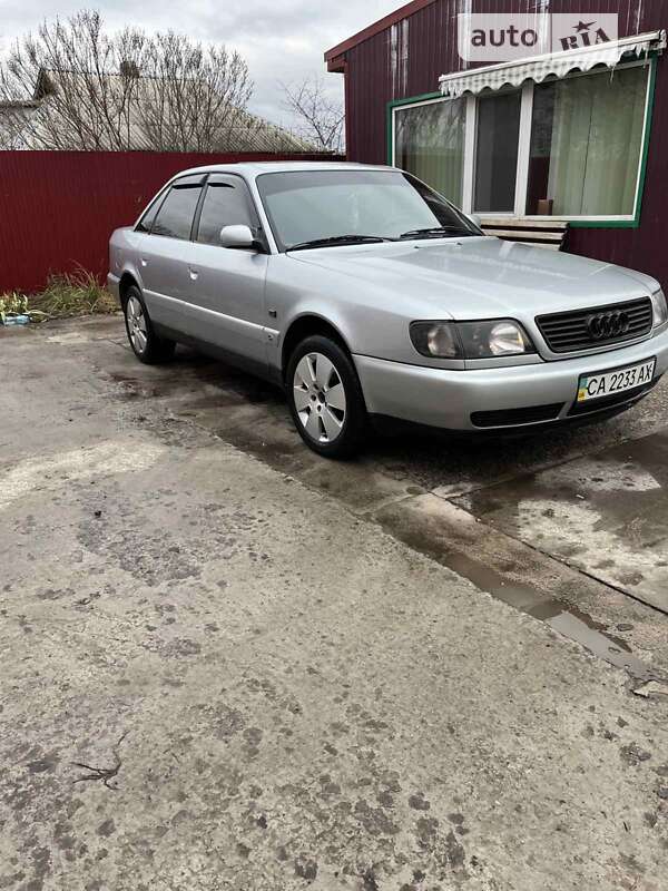 Седан Audi 100 1992 в Монастырище