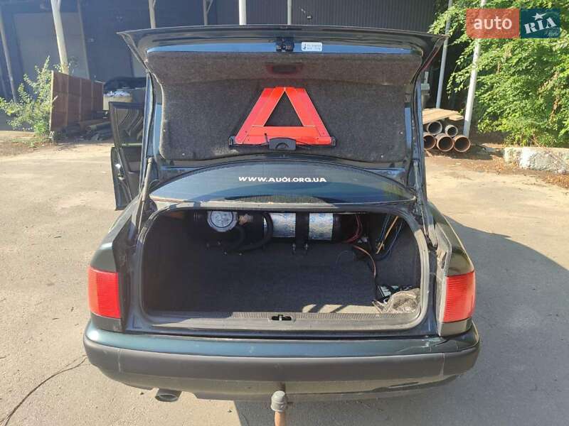 Седан Audi 100 1992 в Киеве