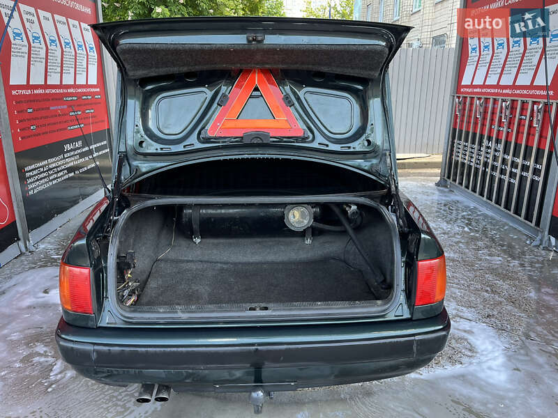 Седан Audi 100 1993 в Києві