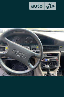 Седан Audi 100 1989 в Чернівцях