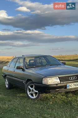 Седан Audi 100 1990 в 