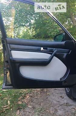 Седан Audi 100 1994 в Тараще