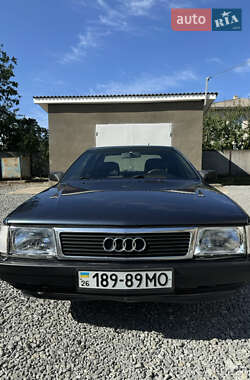 Седан Audi 100 1991 в Глибокій