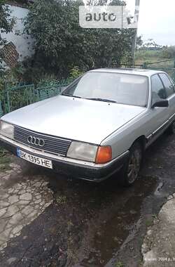 Седан Audi 100 1985 в Дубно