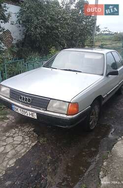 Седан Audi 100 1985 в Дубно