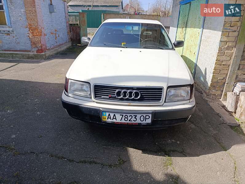 Седан Audi 100 1992 в Киеве