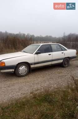 Седан Audi 100 1990 в Виноградові