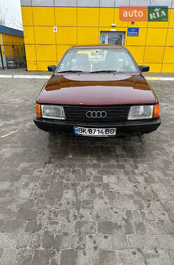 Седан Audi 100 1987 в Сарнах