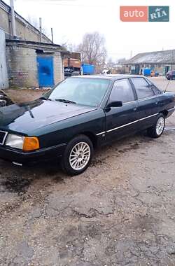 Седан Audi 100 1986 в Глухове