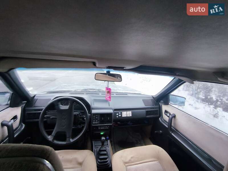 Седан Audi 100 1986 в Стрию