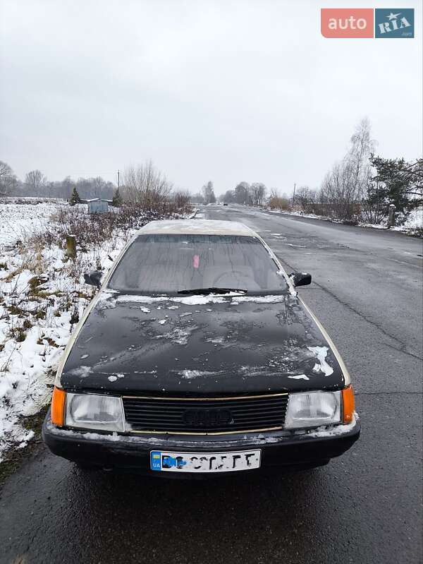 Седан Audi 100 1986 в Стрию