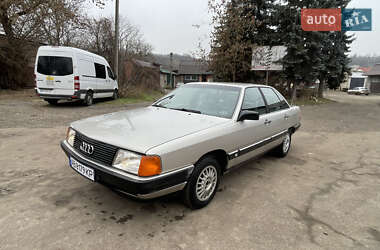 Седан Audi 100 1988 в Тульчині