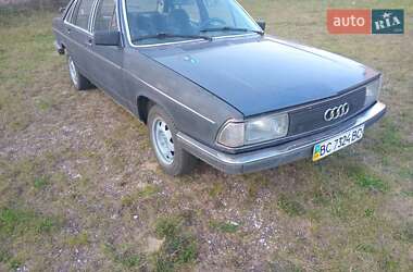 Седан Audi 100 1982 в Львові