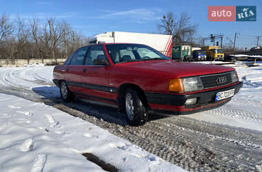 Седан Audi 100 1988 в Львові