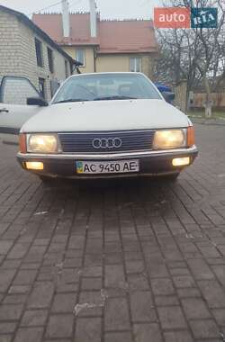 Седан Audi 100 1984 в Луцьку