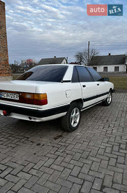 Седан Audi 100 1988 в 