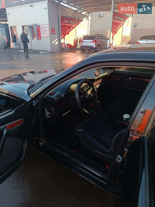 Седан Audi 100 1993 в Киеве