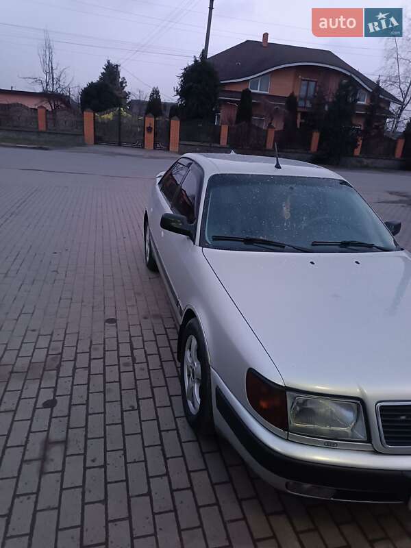 Седан Audi 100 1993 в Полонном