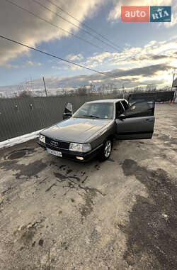 Седан Audi 100 1986 в 