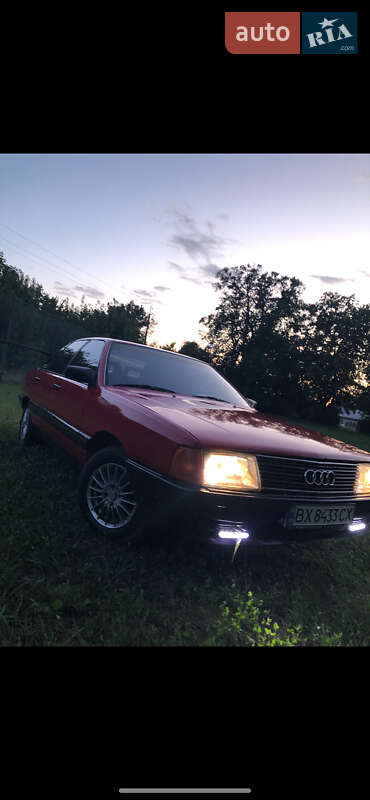 Седан Audi 100 1987 в 
