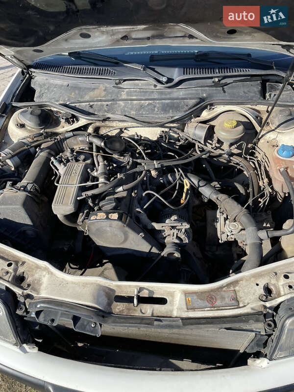 Седан Audi 100 1993 в Дубно