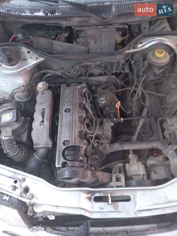Седан Audi 100 1992 в Надвірній