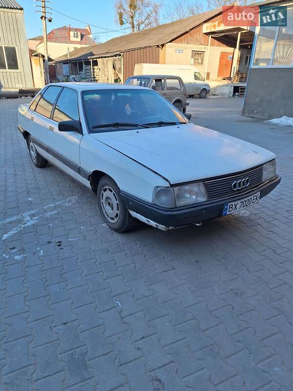 Седан Audi 100 1988 в Хмельницком