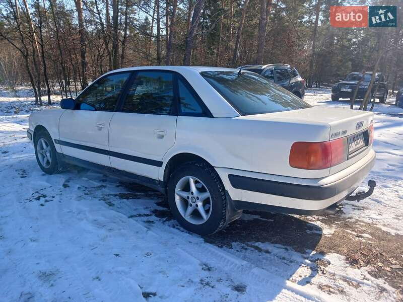 Седан Audi 100 1993 в Обухове
