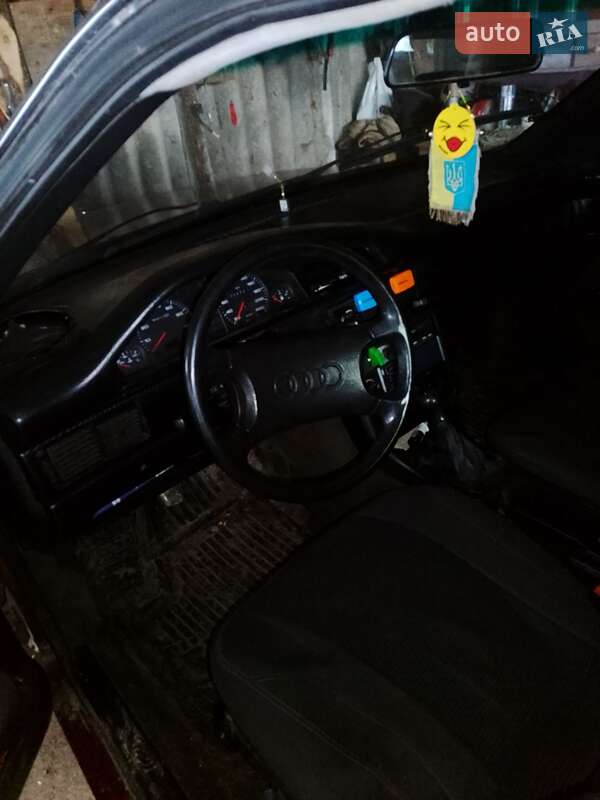 Седан Audi 100 1989 в Калиновке