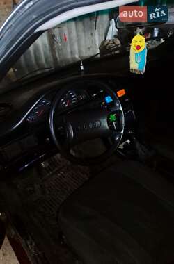 Седан Audi 100 1989 в 