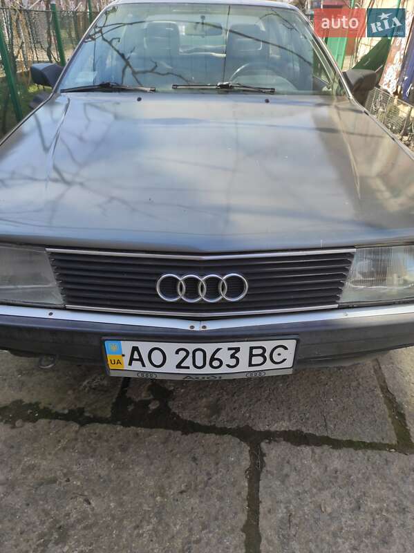 Audi 100 1985